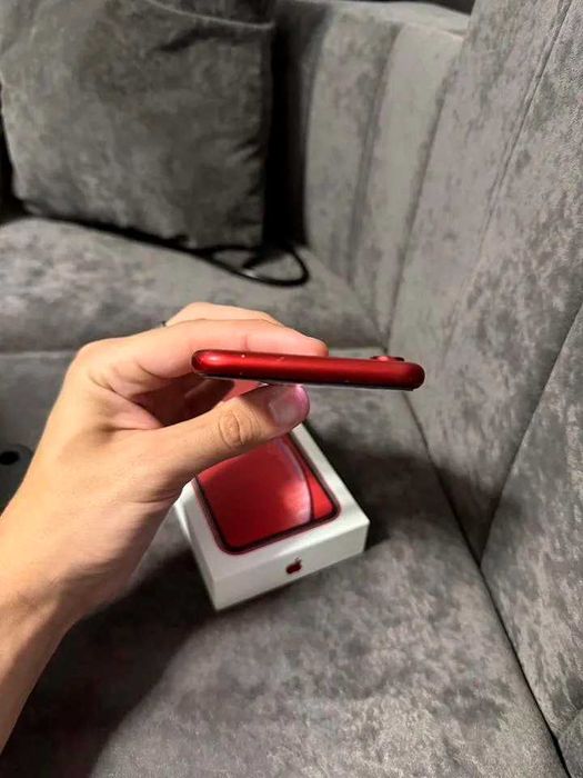 iPhone XR Product RED 100% батарея