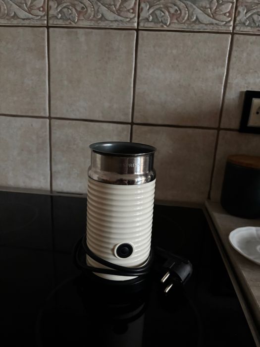 Spieczniacz do mleka Nesspresso