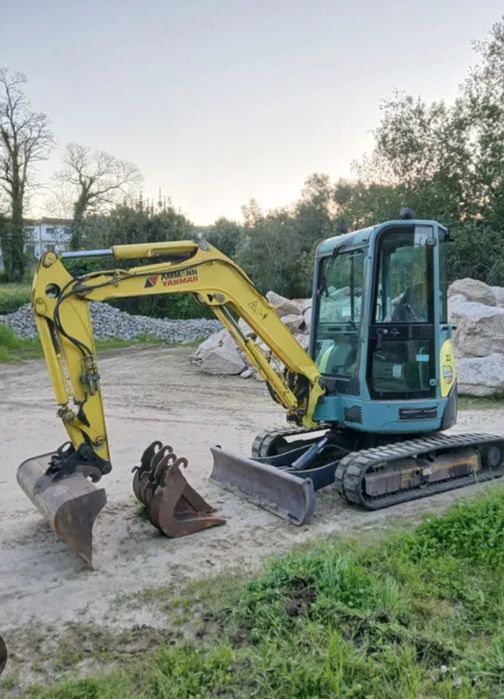 Sevicos de terraplanagem e limpeza terreno