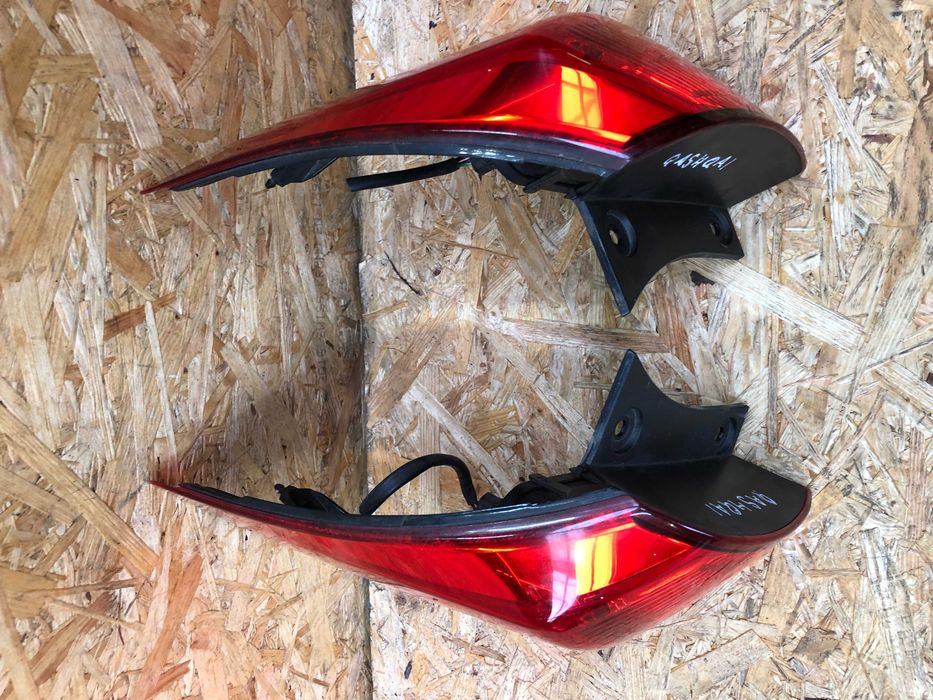 Lampy  tylne  lewa prawa Nissan Qashqai J10