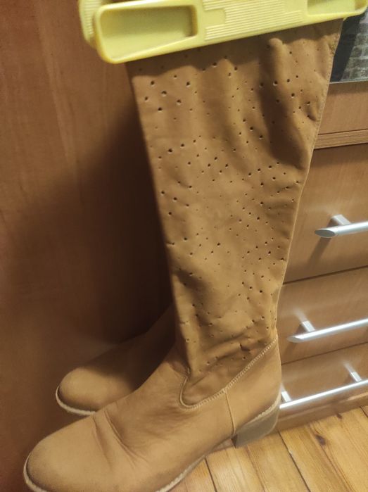 Brązowe kozaki ażurowe, 39