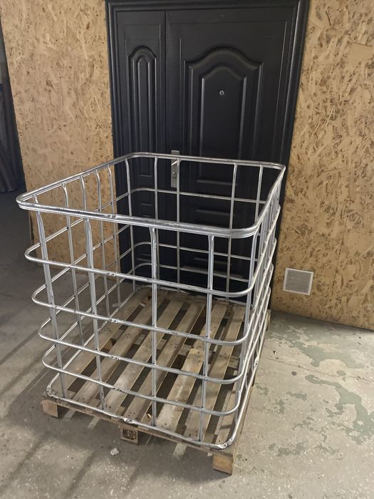 Палета з обрешіткою