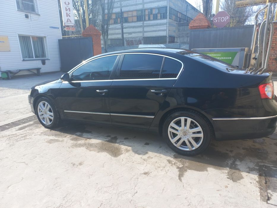 Авто  PASSAT B6  2.0 fsi