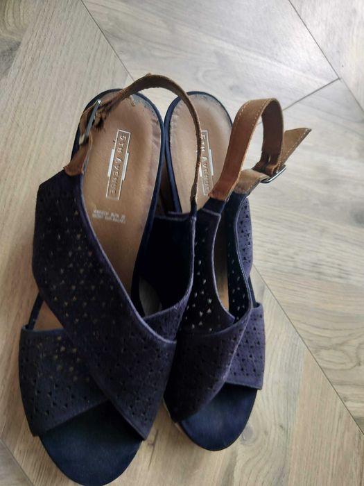 Avenue Sandały Buty damskie 41 koturn gumki wsuwane 26,5 cm skóra