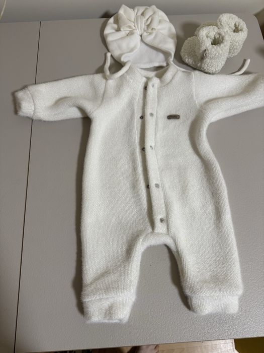 комплект для немовляти, комбінезон з пінетками та шапочкою