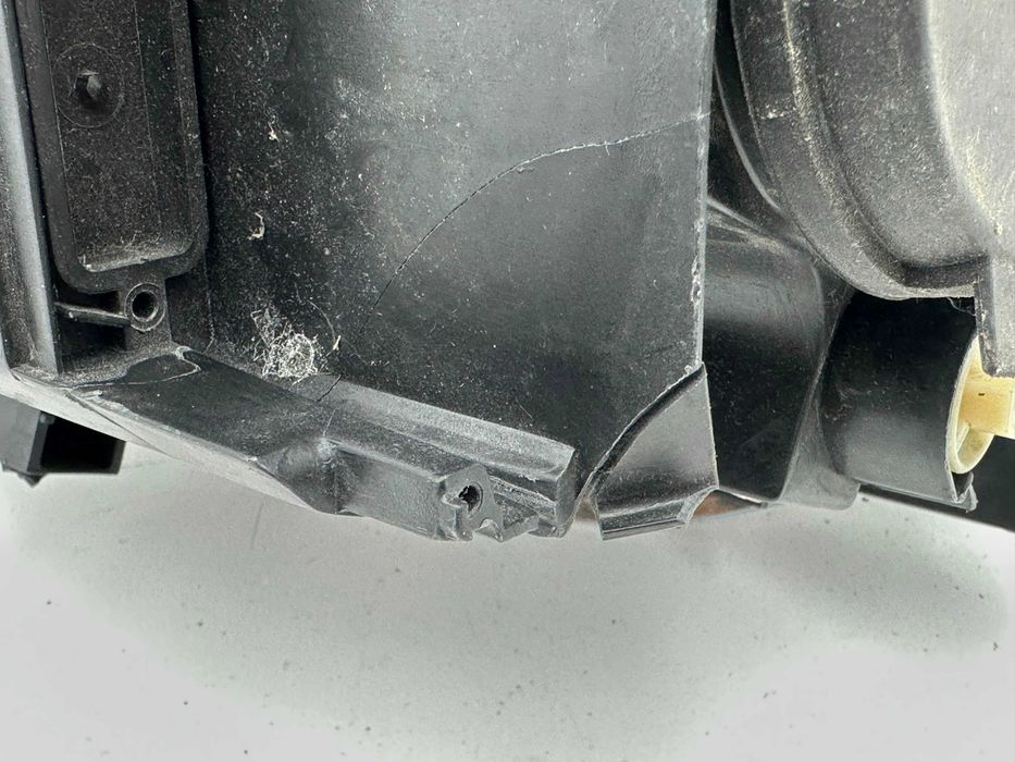 Ótica / Farol Esquerdo - Alfa Romeo Mito
