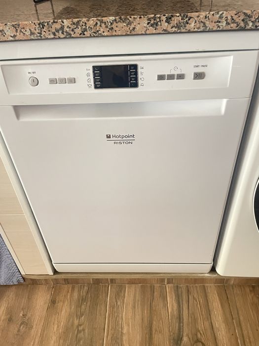 Máquina de Lavar Loiça Hotpoint