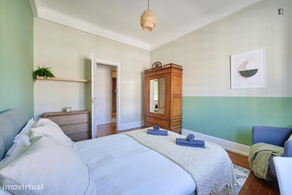 Quarto - localizado em Marquês de Pombal Lisbon