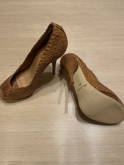 Pantofle nowe Aldo rozm. 35 skóra nat.