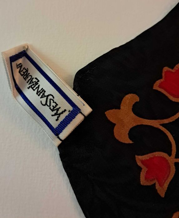 Yves Saint Laurent - Lenço de Seda Vintage