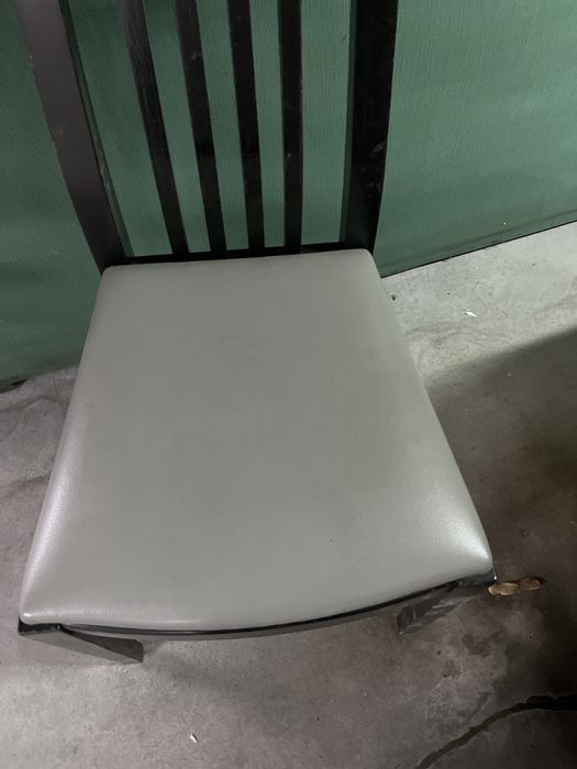 Cadeiras  sao  4…, 30,00 cada uma