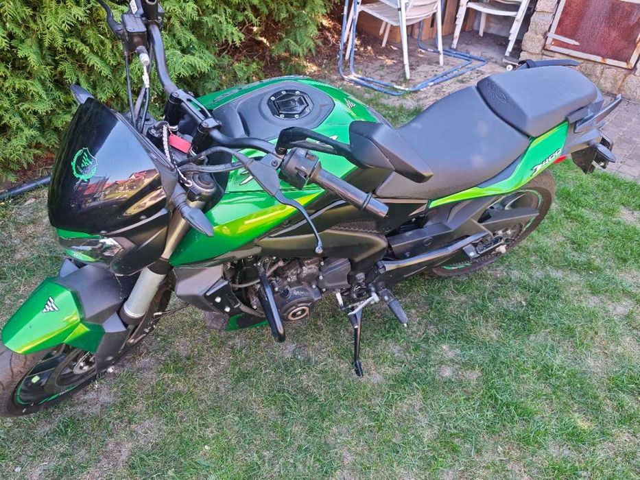 Motocykl szosowo-turystyczny Bajaj Dominar 400