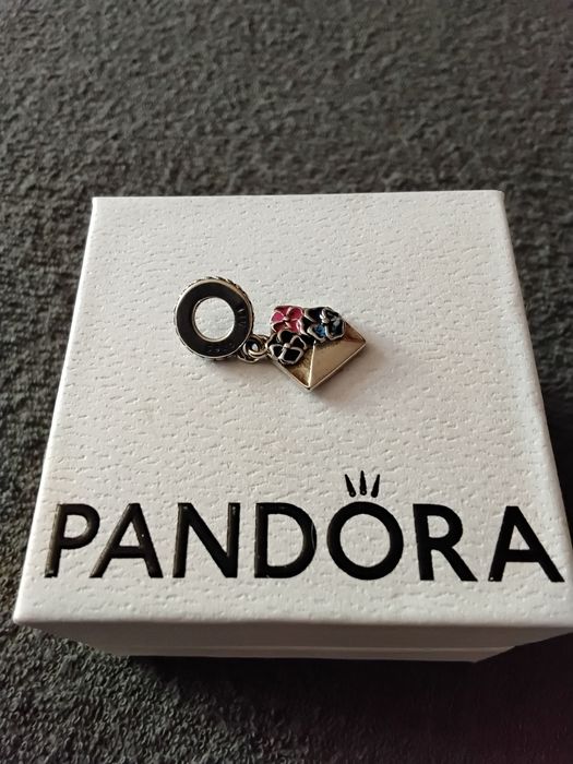 Charms koperta z bratkami