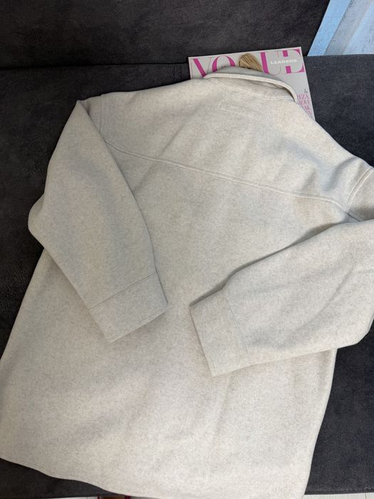 Фетрова жіноча сорочка куртка тепла Zara біла, сіра XS