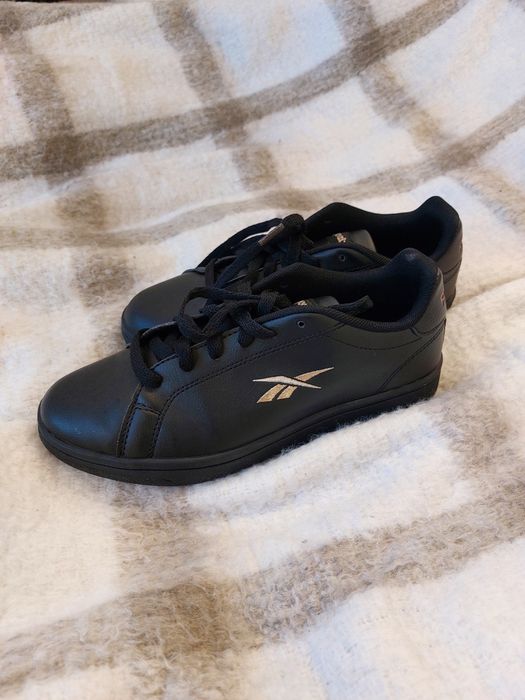 Buty sportowe damskie sneakersy.