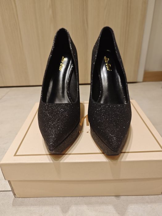 Buty na obcasie czarne