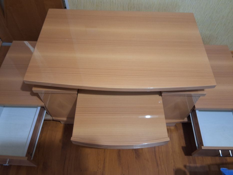 Тумба під телевізор.