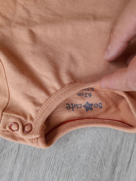 Zestaw ubrań rozmiar 62 body, spodenki, kombinezon