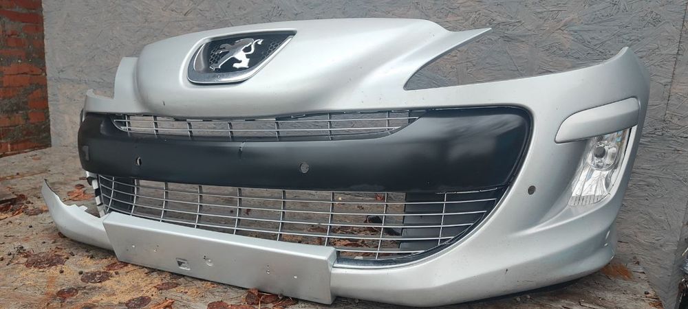 Бампер пежо 308 (2008р.) решітки