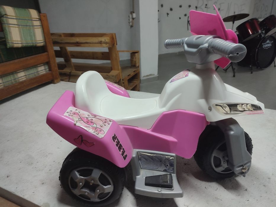 Mota eléctrica menina