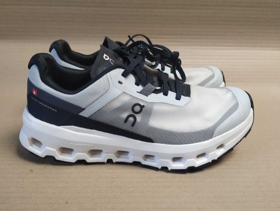 Buty do biegania biegowe 38 ON Running Cloudvista