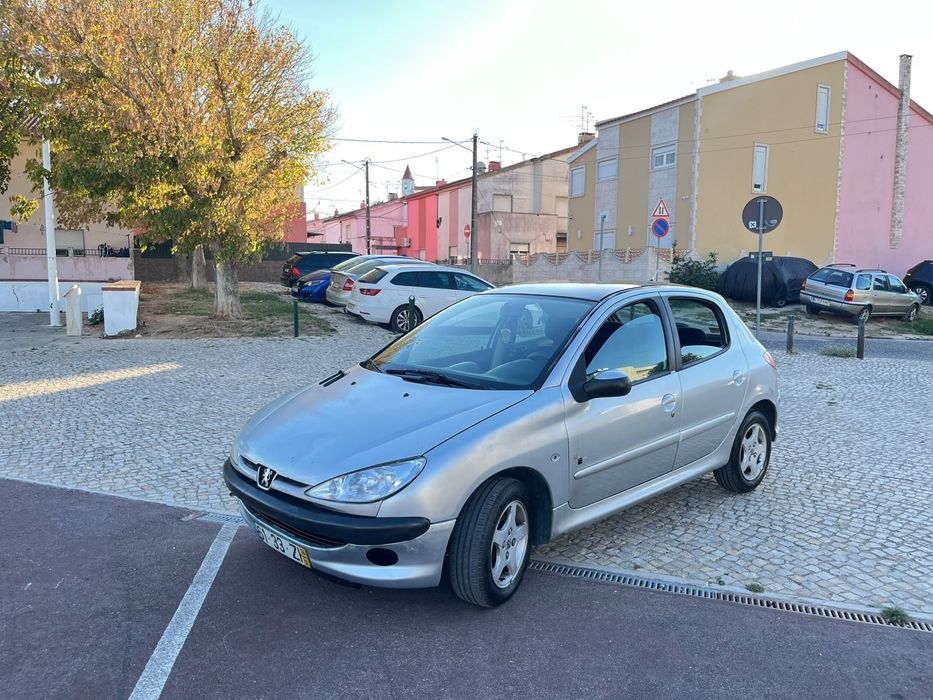 Peugeot 206 1.2 - Ano 2004