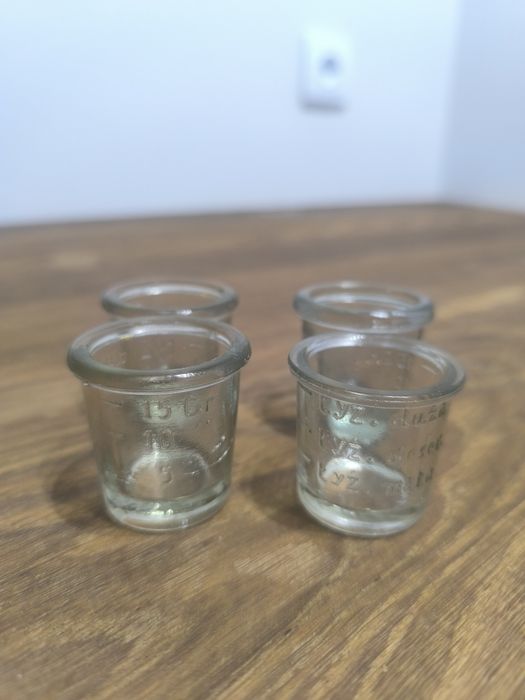 Kieliszki, miarki apteczne szklane