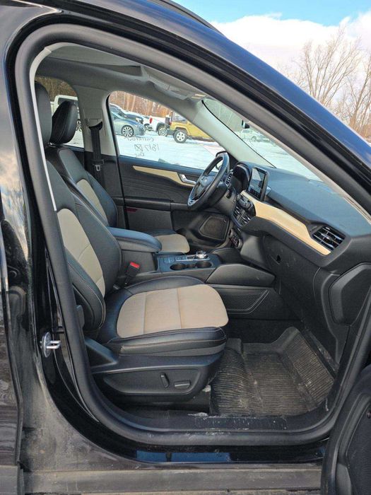 2022 Ford Escape Plug-In Hybrid Titanium