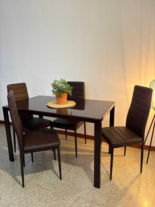 Mesa de vidro + 4 cadeiras acessíveis- envio gratis