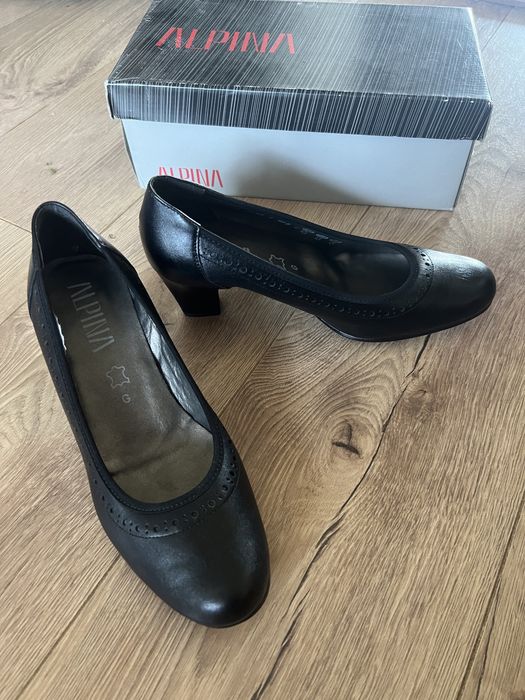 Нові шкіряні туфлі човники Alpino чорні. Кожаные туфли на каблуке