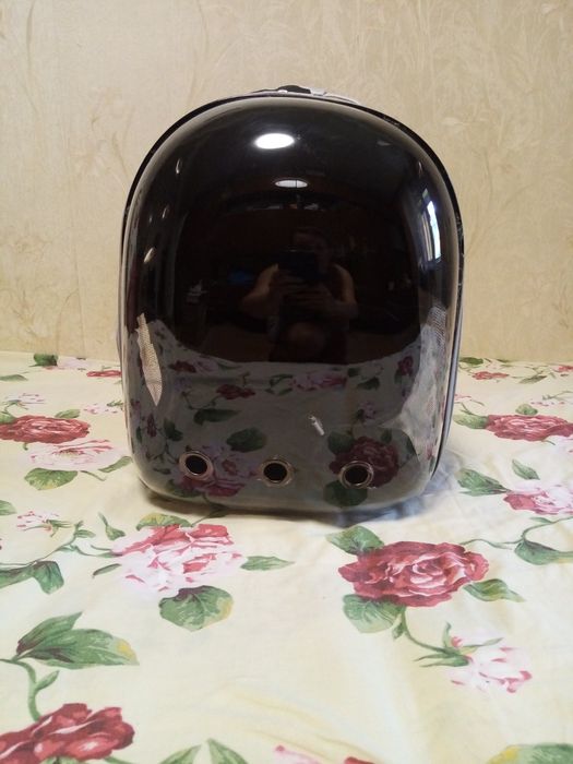 Продам рюкзак -переноску для кота или маленькой собачки.