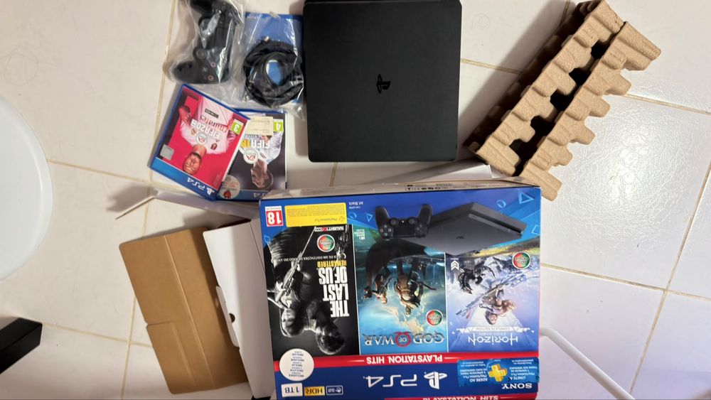 PlayStation 4 – 1TB + Controle