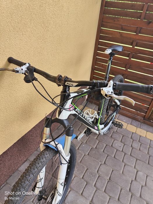 Author revolt 26 carbon