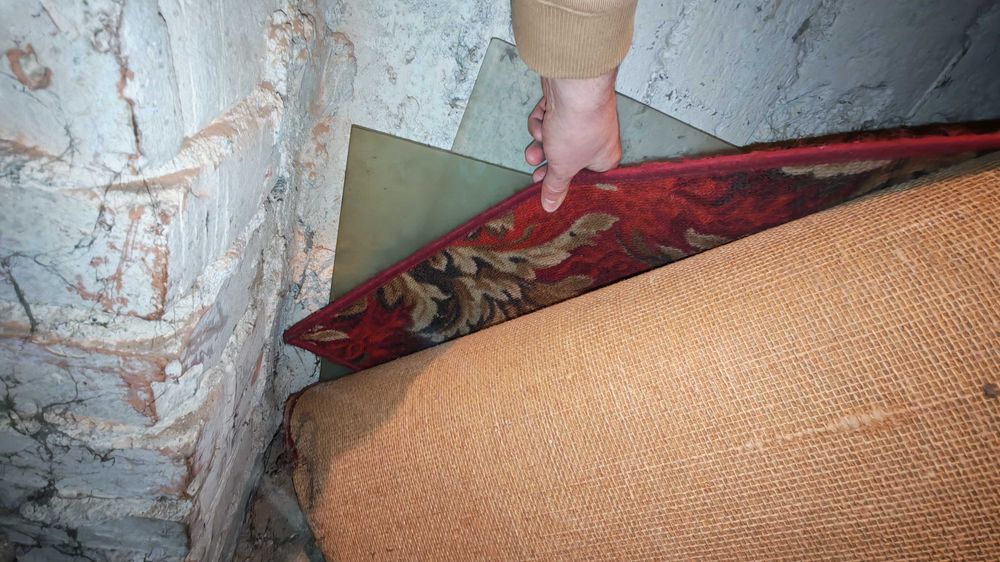 dywan duży czerwony we wzory vintage