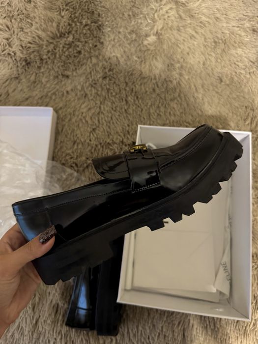 Лоферы черные лаковые Celine