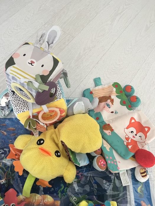 Величезний лот іграшок для найменших / немовлят