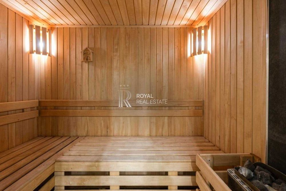 Оренда приватного будинку 378 м²  в Лісниках із басейном, СПА-зоною басейн
