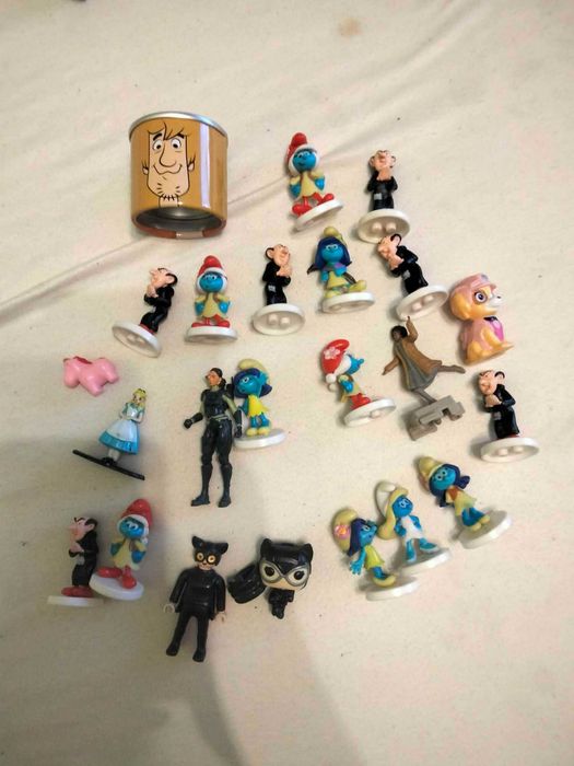 Zestaw małych zabawek