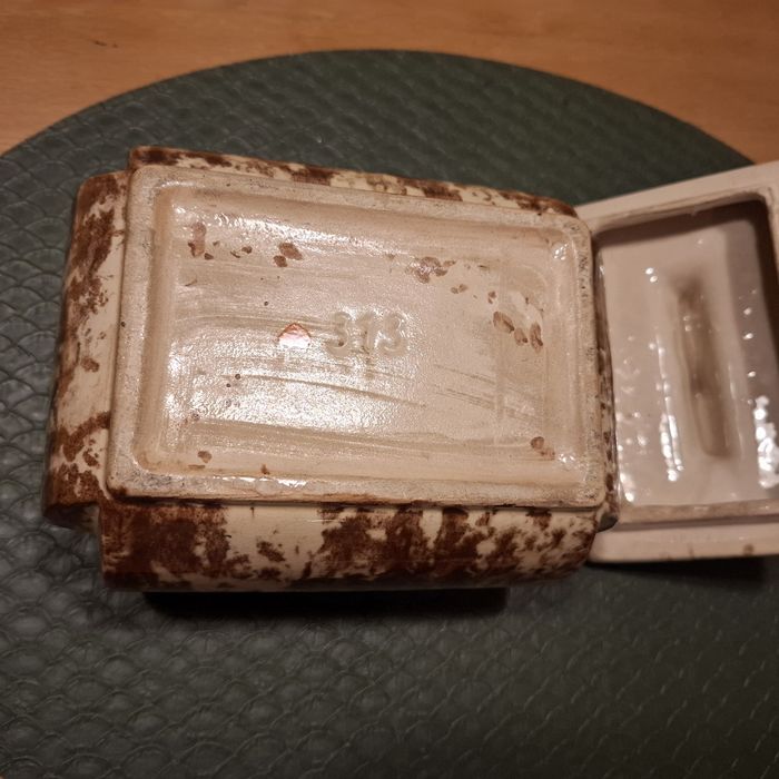 Szkatuła porcelanowa
