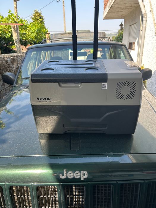 Arca refrigeradora 12/24v 220v nova 30 Litros