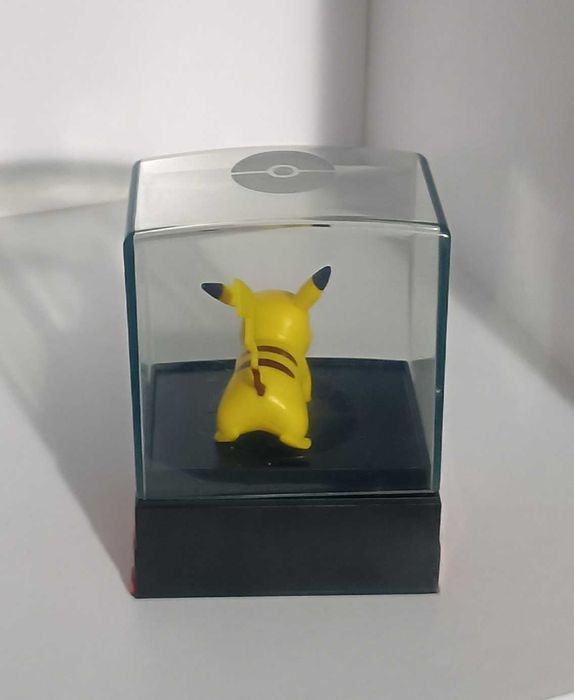 Pokémon Pikachu With Case WCT Nintendo Bandai