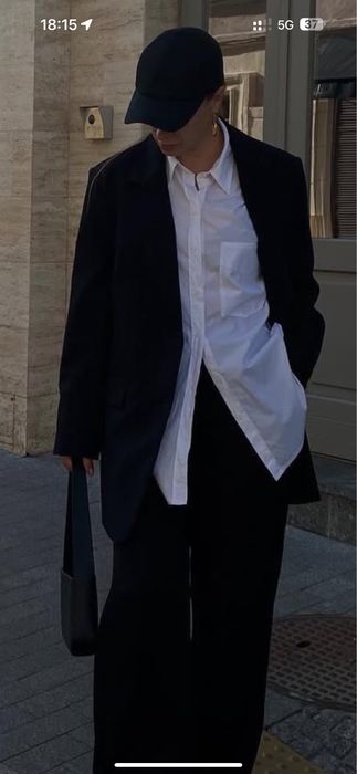 Жакет zara. Розмір L , новий. Одягався один раз на зьомку