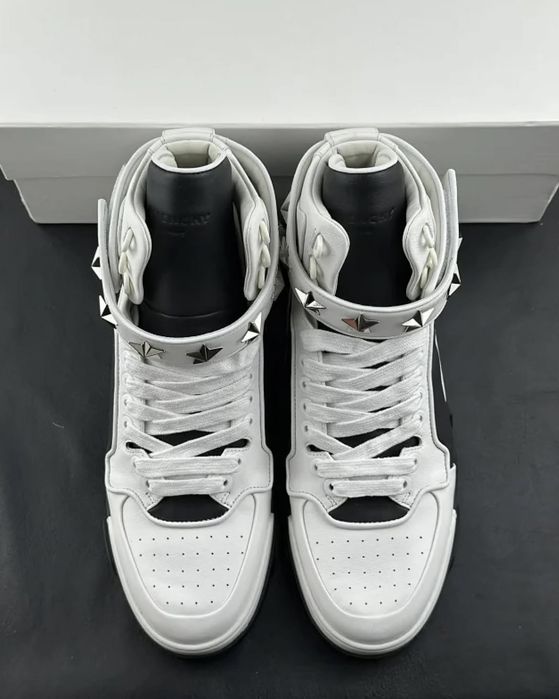 givenchy star strap tyson