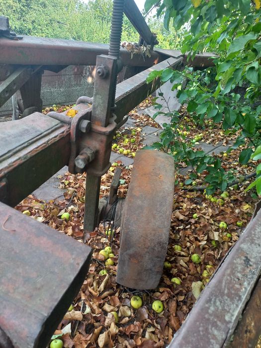 Продам 4-х корпусний плуг