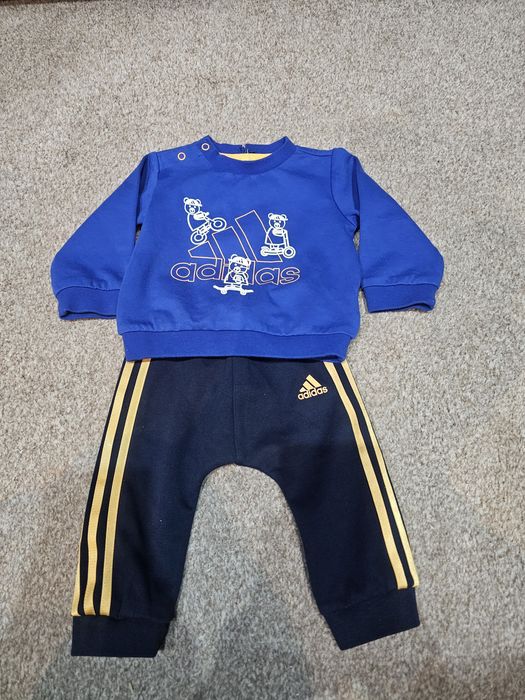 Dresik adidas  68