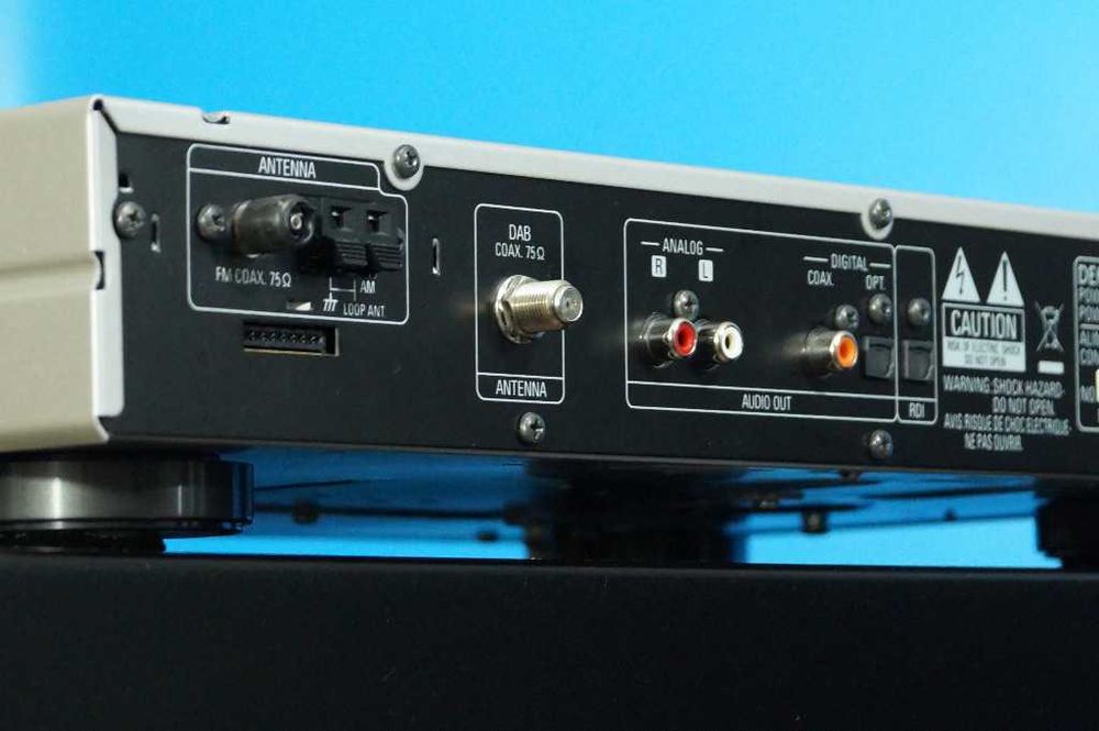 Tuner radiowy marki DENON TU-1800AE   z pilotem i kartonem GWARANCJA