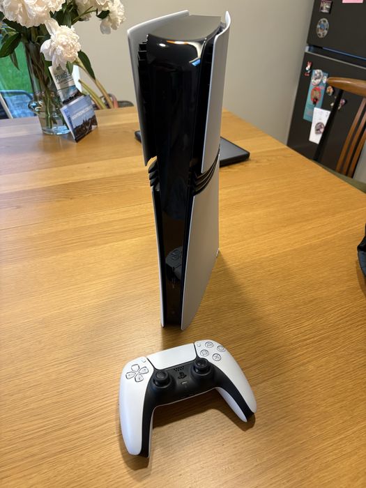 Playstation 5 Pro PS5 2TB, 1 pad, pudełko