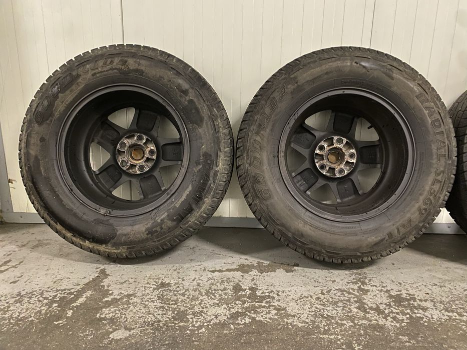 Conjunto 5 Jantes Originais JEEP R17 c/ Pneus Furação 5x127 como novas