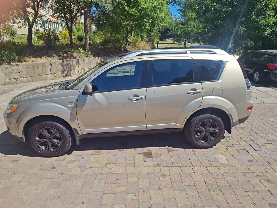 Mitsubishi outlander XL 3.0L 4×4 Газ/Бензин - Ідеальний технічний стан