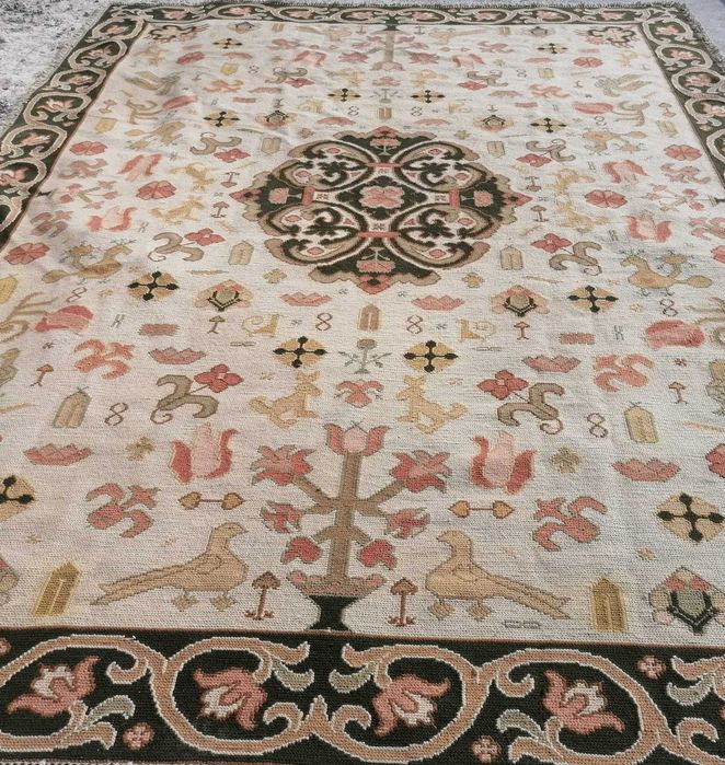 Tapetes de Arraiolos – 2 Peças de Grandes Dimensões